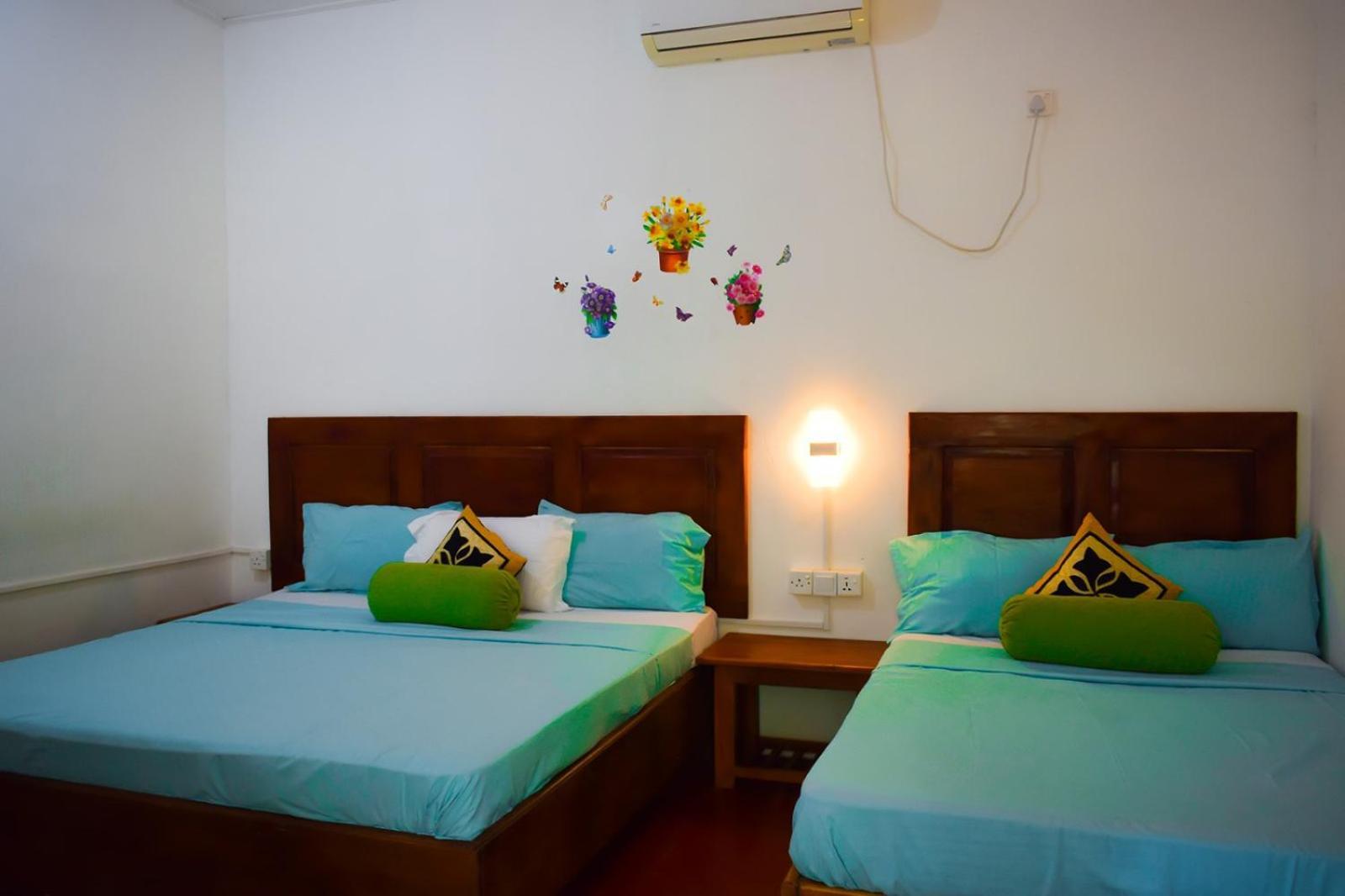 White Villa Hotel Trincomalee Exterior photo