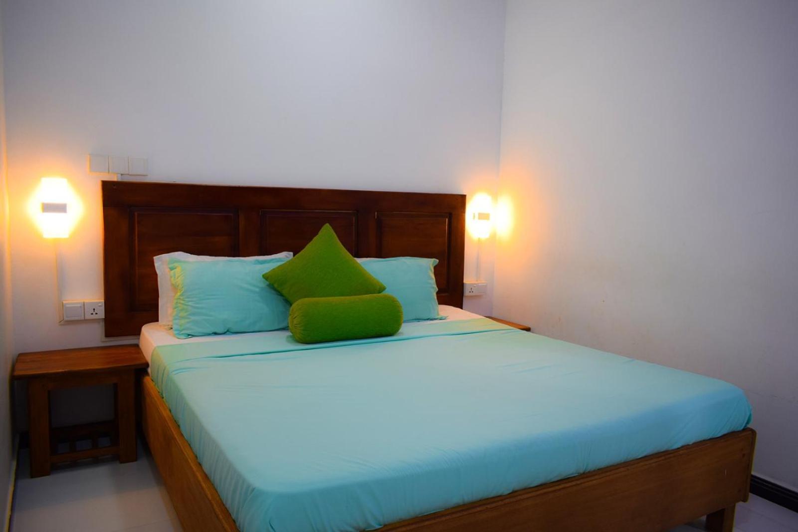 White Villa Hotel Trincomalee Exterior photo
