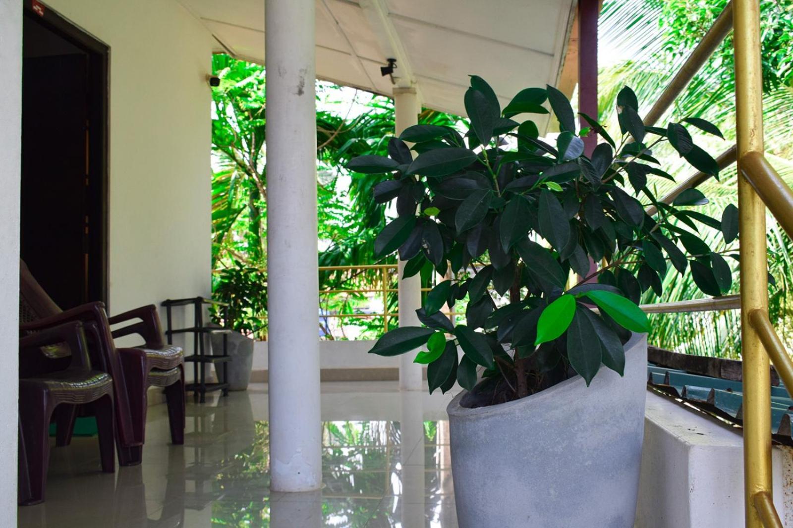 White Villa Hotel Trincomalee Exterior photo